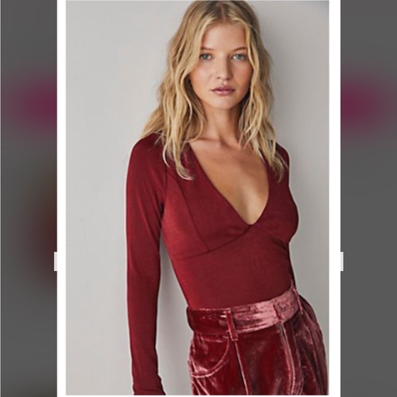 Free People NWOT ‘Sleek Essentials Layering Top’ in Very Berry - Picture 1 of 6
